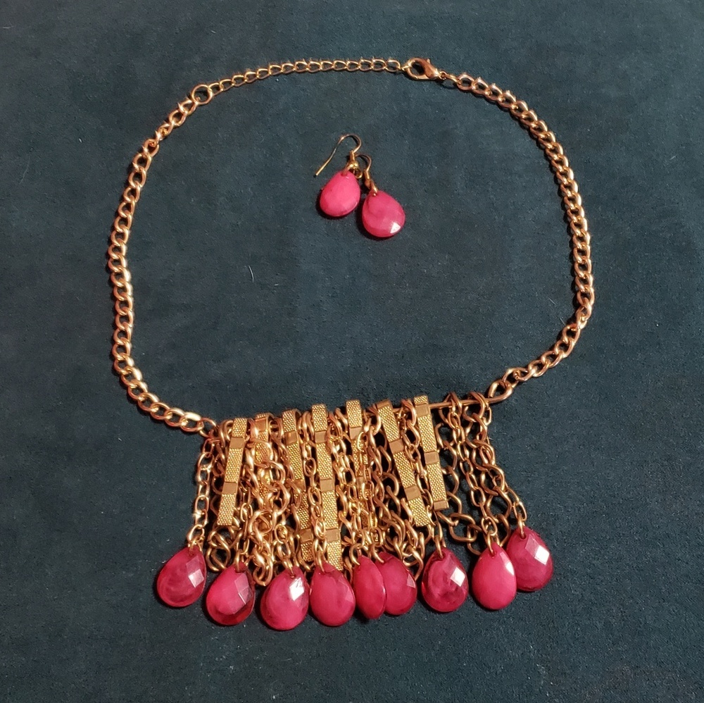 Gold necklace with pink stones